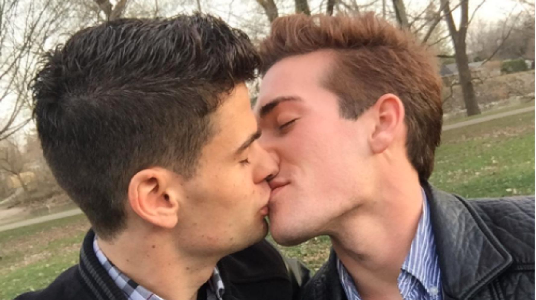 фото мальчики геи целуются фото фото 106