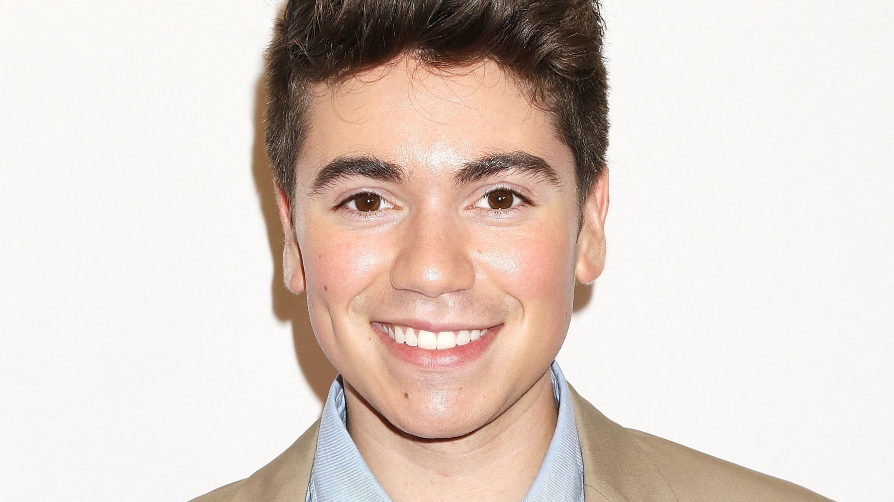 'Real O'Neals' Star Noah Galvin Apologizes For 'Brazen And Hurtful(02)