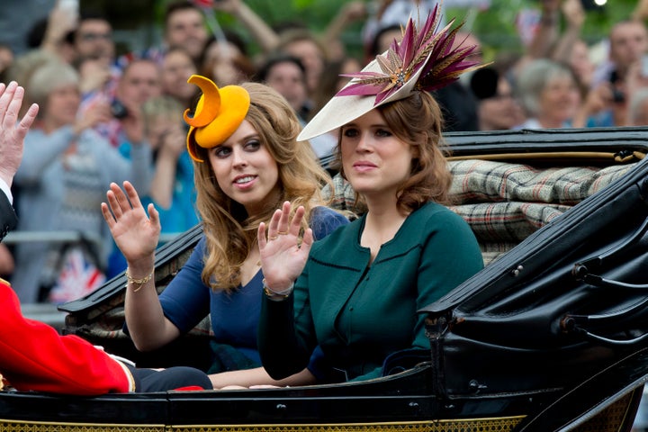 Princess Beatrice and Princess Eugenie traveled with the family by carriage. 