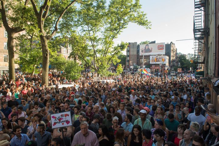 A massive crowd of New Yorkers gathers after meeting by the Stonewall Inn.