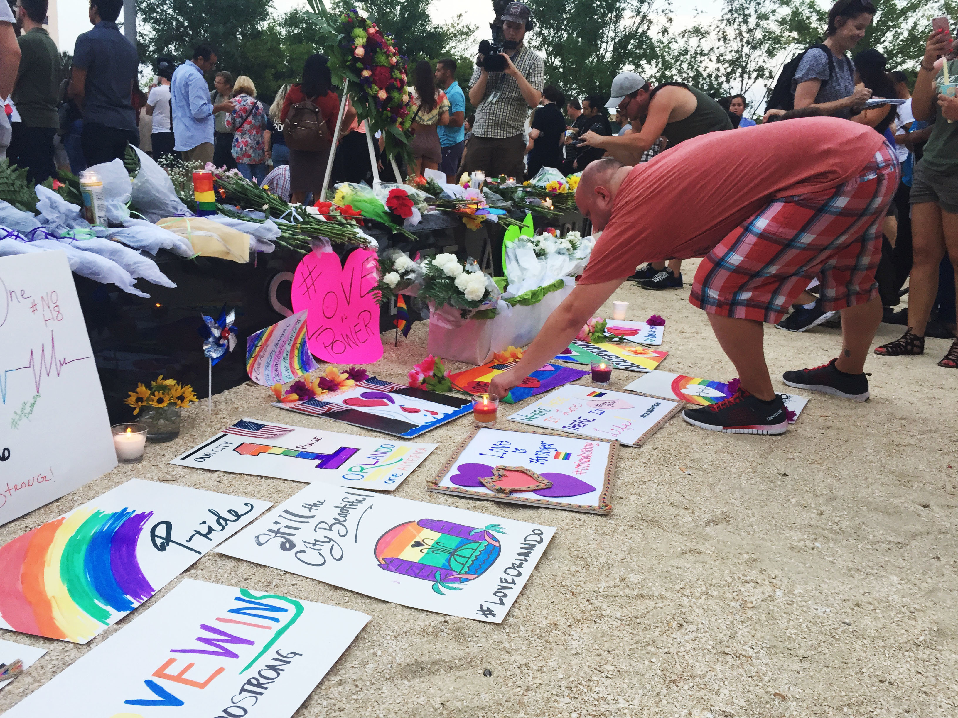 Thousands Attend Orlando Vigil To Prove That Love Wins | HuffPost