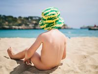 200px x 150px - Children Brought Up In 'Naturist' Environment Will Learn More About Body  Honesty, Claims Report | HuffPost UK Parents