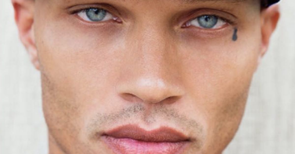 Hot Mugshot Guy Jeremy Meeks Reveals His First Professional Photo