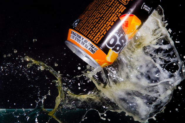 How To Stop A Can Of Fizzy Drink Exploding Over You | HuffPost UK