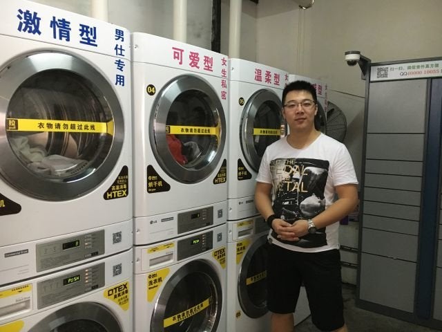 Tony Yu manages the Baogang branch of You+ in Guangzhou.