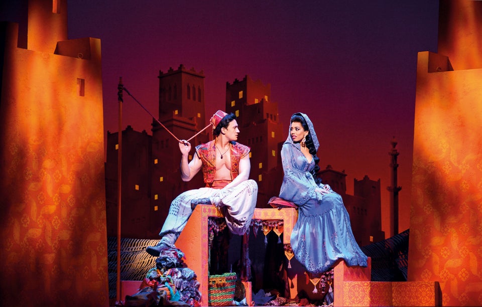 Aladdin Prince Edward Theatre Dean John-Wilson (Aladdin) and Jade Ewen (Jasmine) Photographer Deen van Meer -® Disney