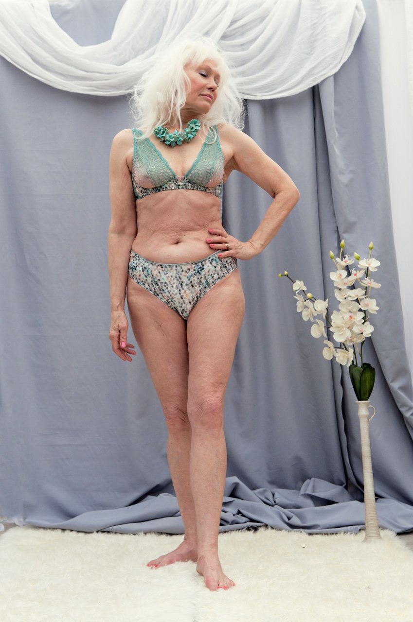 Revealing Photos Show Us Just How Sexy An Older Woman Can Be Huffpost Uk Post 50