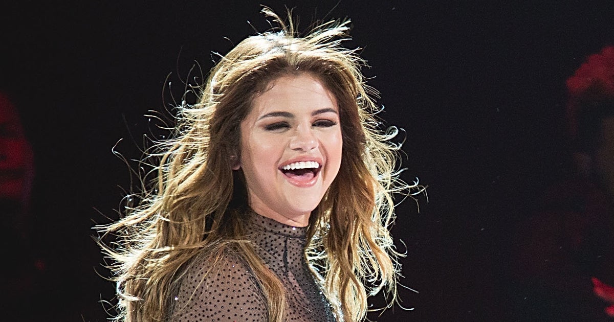 Selena Gomez Falls On Stage, Laughs It Off Like A True Pro | HuffPost ...