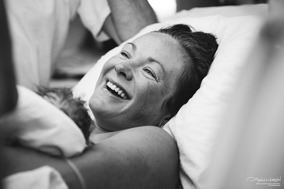 28 Powerful Birth Photos That Capture The Emotional Journey Of Birth