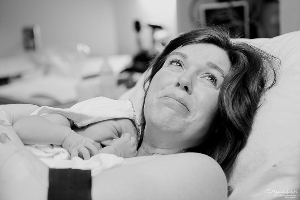 28 Powerful Birth Photos That Capture The Emotional Journey Of Birth