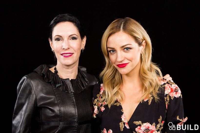 <a href="http://build.aol.com/video/57686578e4b082a8a678ecf4/" target="_blank">JILL KARGMAN AND ABBY ELLIOTT ON "ODD MOM OUT"