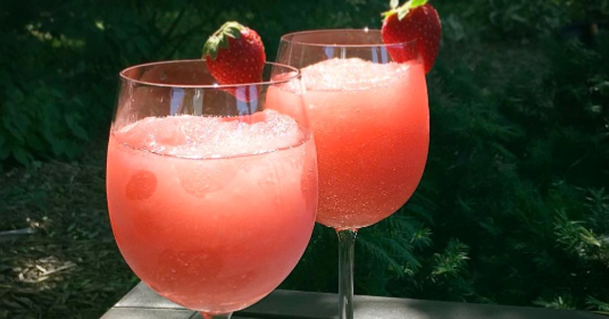 Frosé Is The MouthWatering Alcoholic Drink You Need To Try This Summer