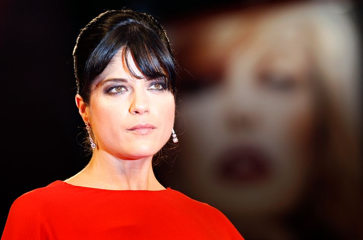 Mixing alcohol with medication, as Selma Blair did on a recent flight back from Cancun, can have disastrous health implications.