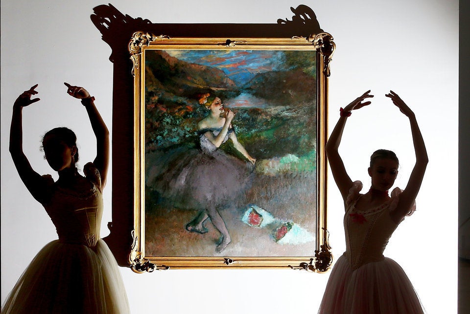 Here Are Real-Life Ballerinas Enjoying The Beauty Of Degas' Iconic Works