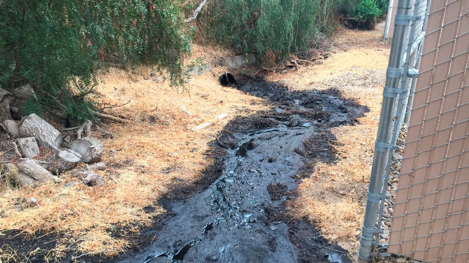 California Oil Pipeline Spills Thousands Of Gallons Of Crude HuffPost