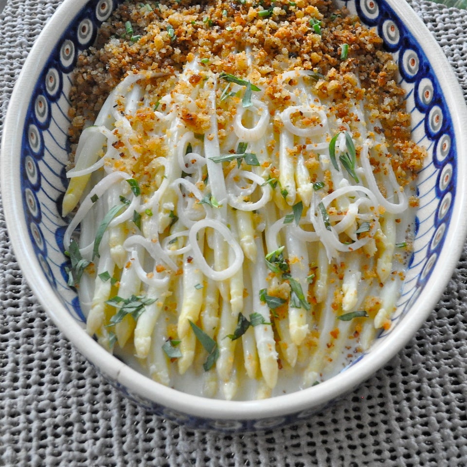 White Asparagus With Tarragon Cream And Toasted Bread Crumbs