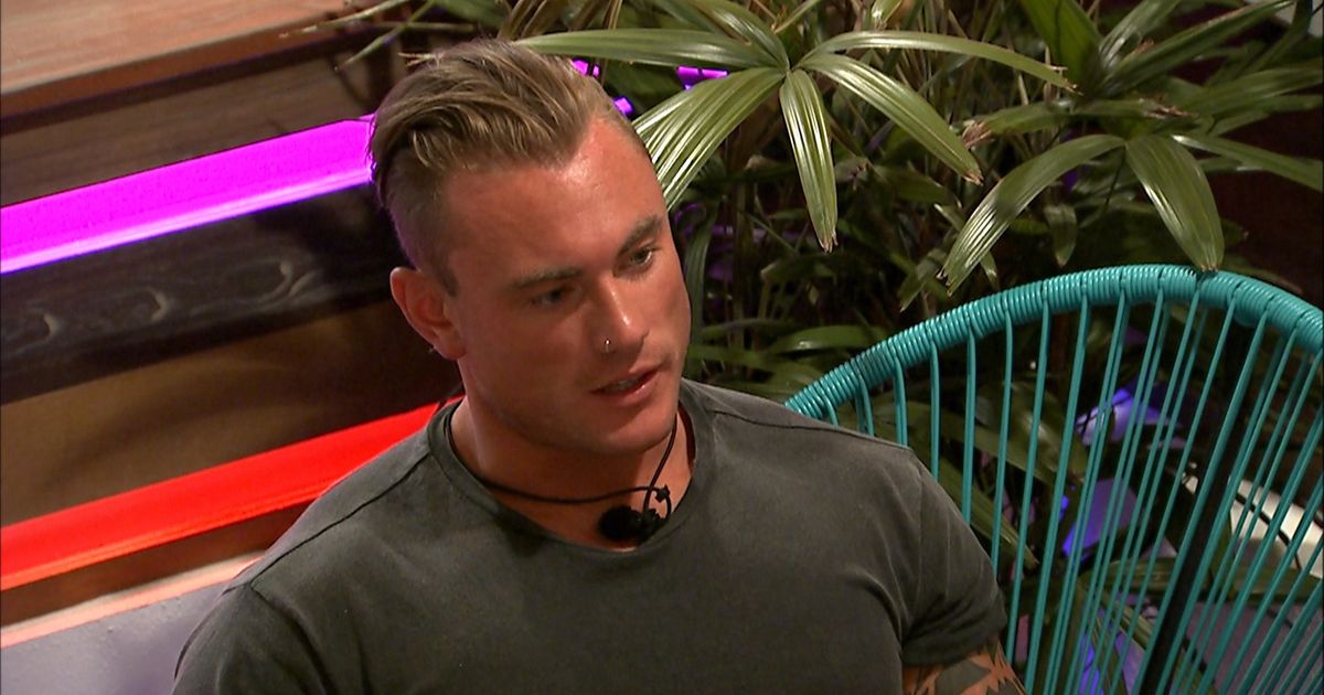 'Love Island' 2016: Tom Powell Attempts To Woo Back Sophie Gradon ...