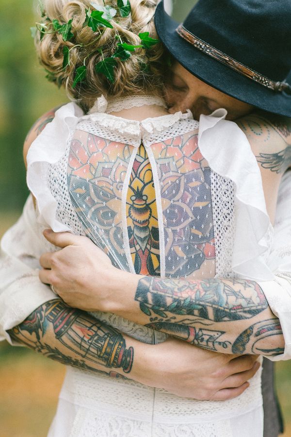 23 Beautiful Tattooed Brides Who Wouldn't Dream Of Covering Their Ink