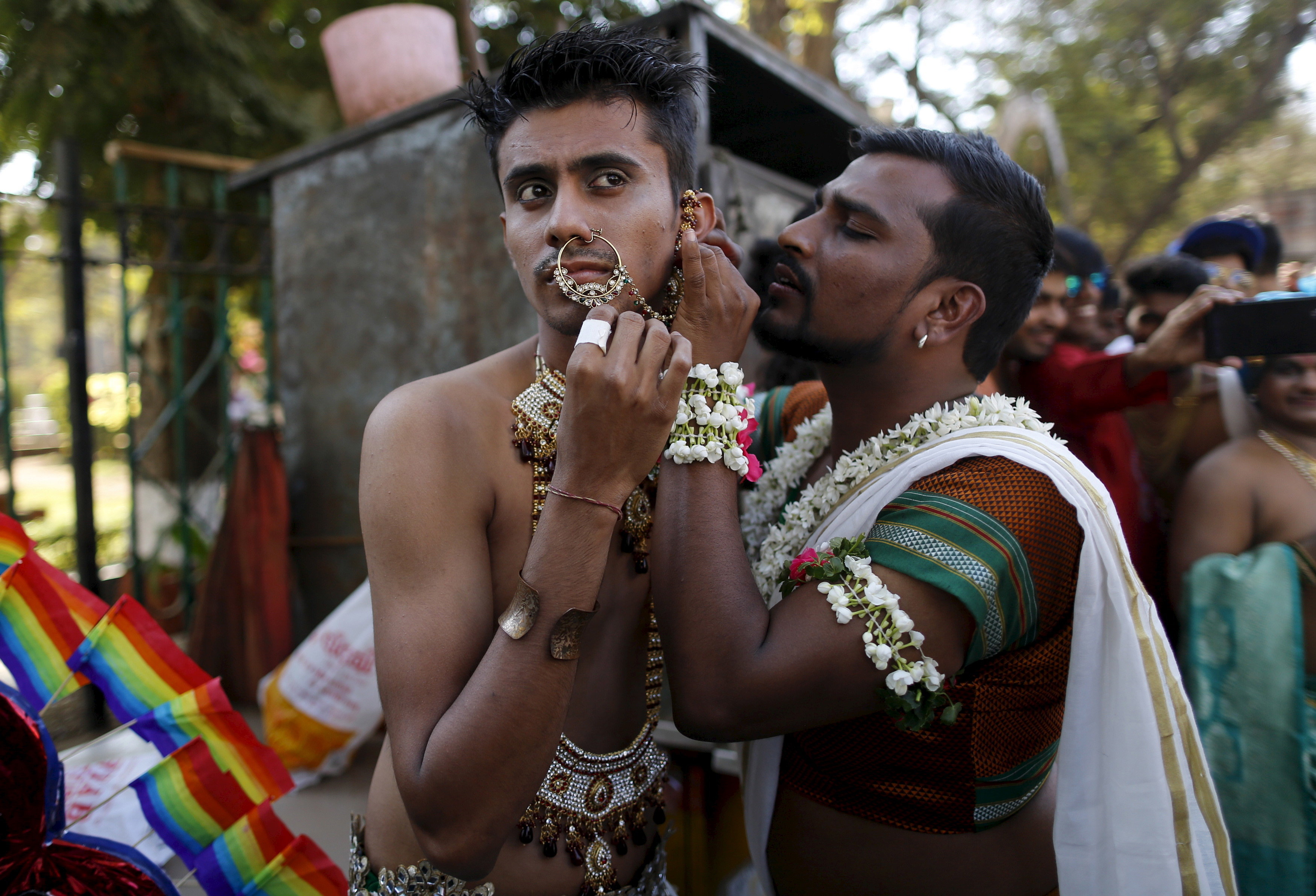 Sep 2018. Indias Supreme Court on Thursday struck down a ban on gay sex after a decades-old campaign against a colonial-era law used to hold back.