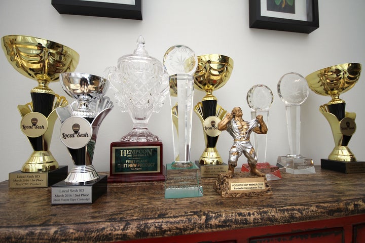 <em>The rapidly-expanding field of hash oil contests suggests a growing future for quality vaping. Here, some of W Vapes industry awards.</em>