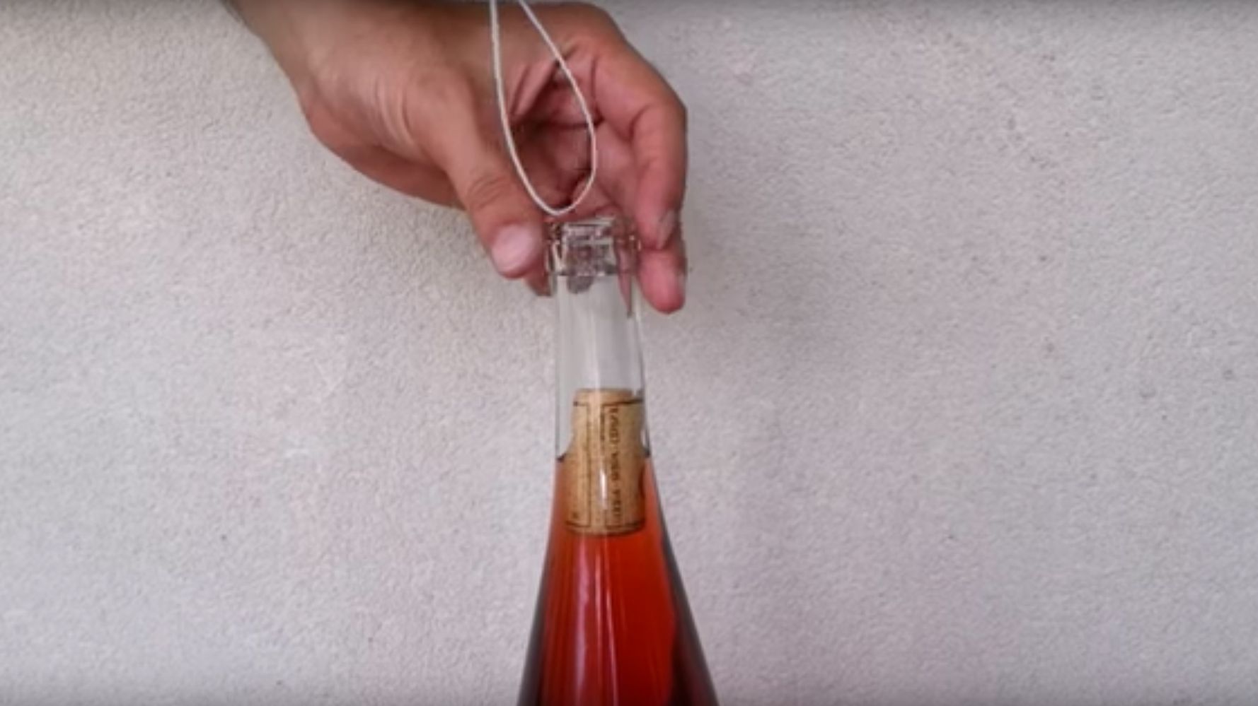 How To Remove Cork From Inside A Bottle Of Wine | HuffPost Life1778 x 999