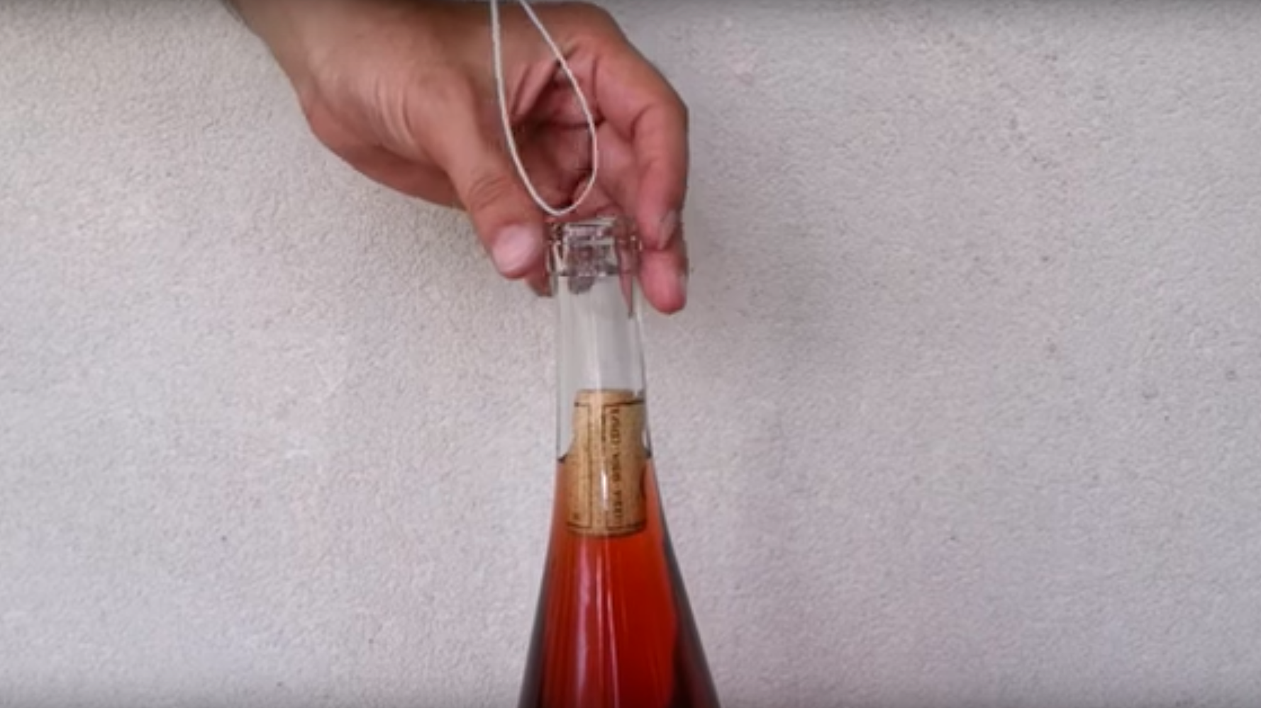 How To Remove Cork From Inside A Bottle Of Wine | HuffPost Life1778 x 999