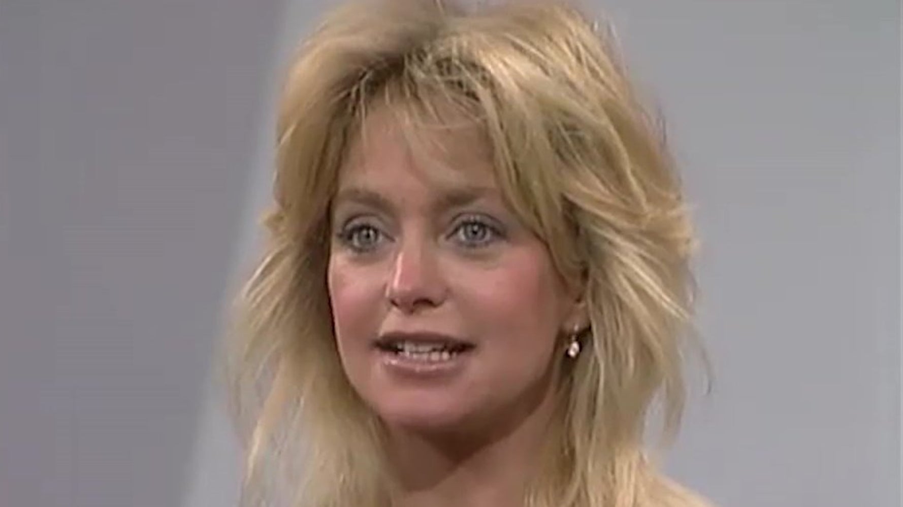 Goldie Hawn S Ouija Board Story From The 80s Will Give You Chills Huffpost