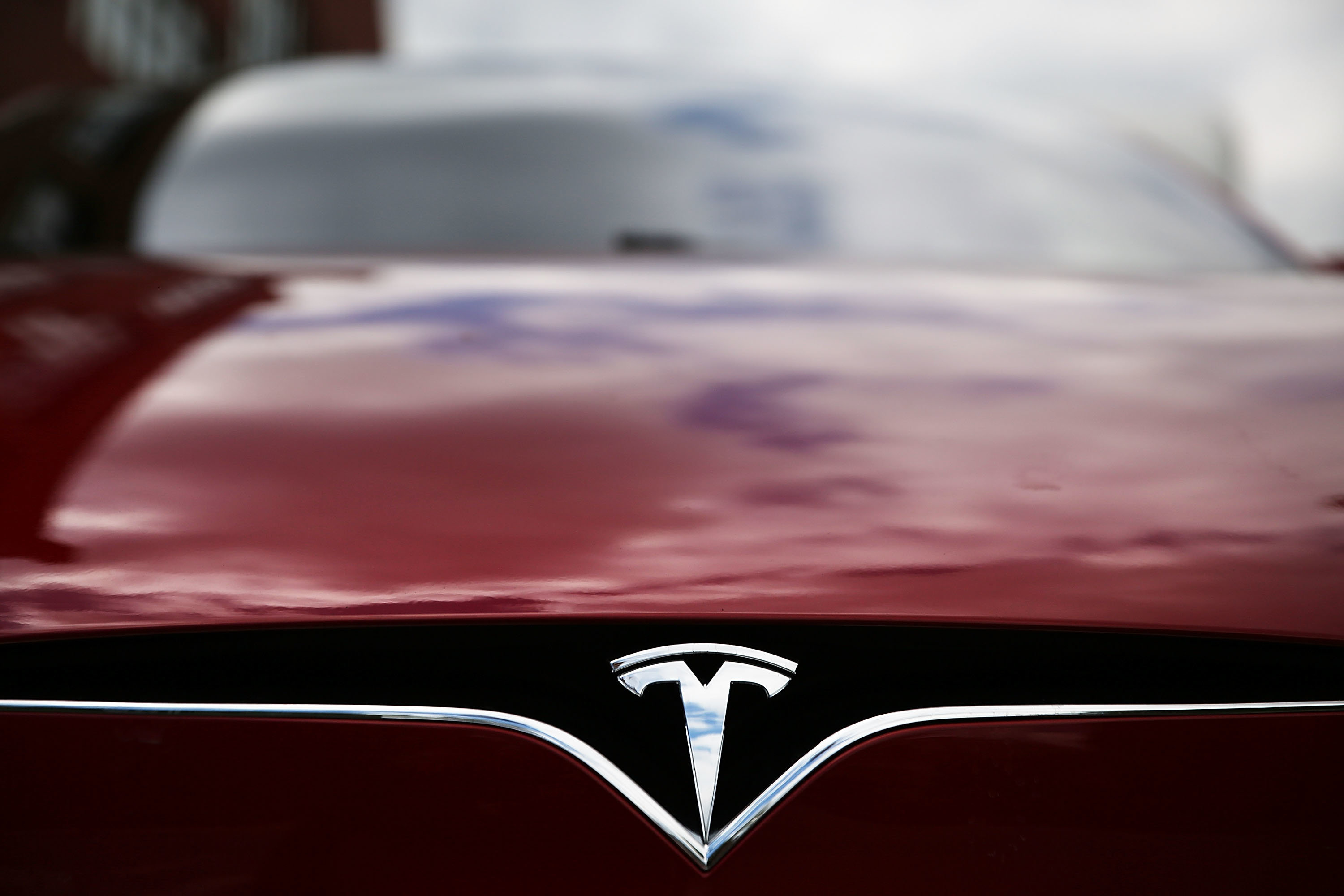 Tesla Isn't Sure Autopilot Was Enabled During Second Crash | HuffPost ...