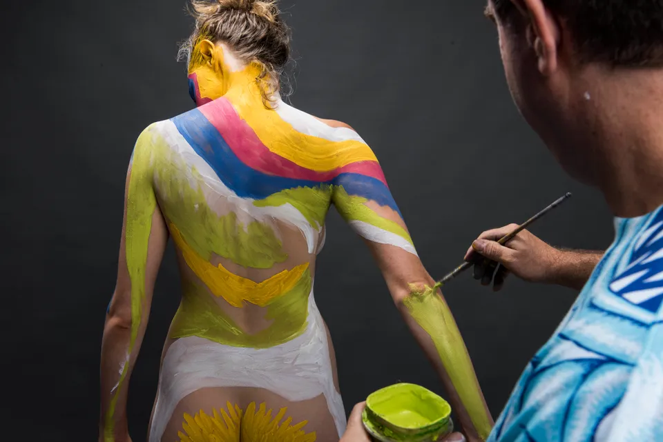 This Is What It's Like To Strip And Get Body Painted For The First Time  (NSFW) | HuffPost Weird News