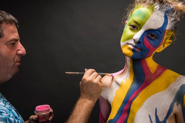Body Painted Teen Girls - This Is What It's Like To Strip And Get Body Painted For The ...