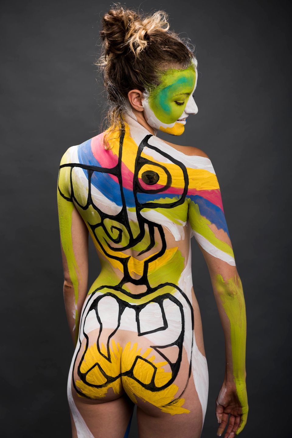 This Is What It's Like To Strip And Get Body Painted For The First Time ( NSFW) | HuffPost Weird News