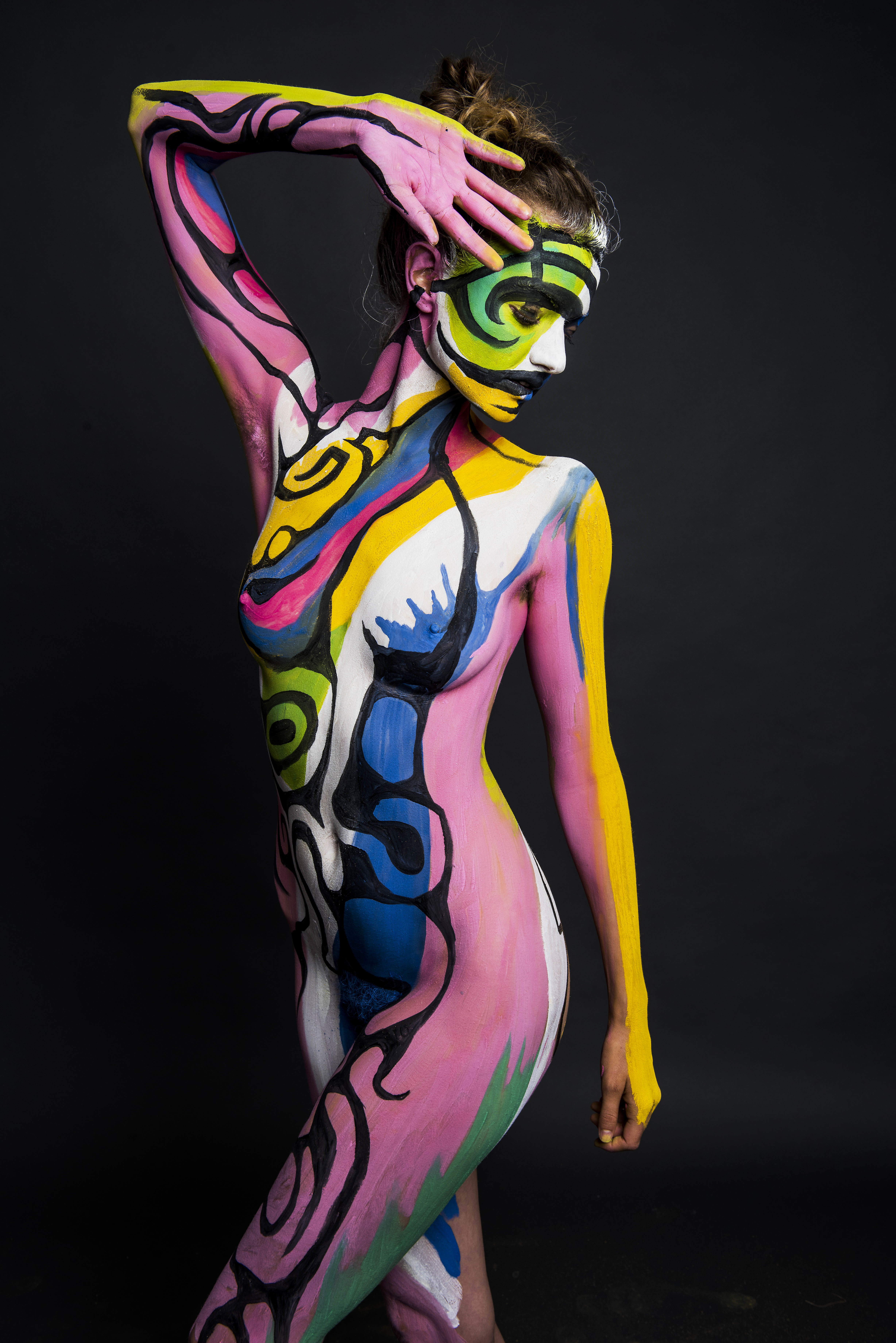 This Is What Its Like To Strip And Get Body Painted For The First Time (NSFW) HuffPost Weird News picture