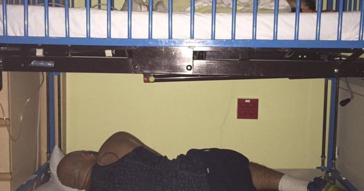 Viral Photo Of Dad At Hospital Shows How Selfless Parents Can Be ...