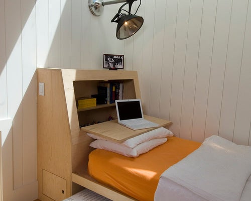 <a href="http://www.houzz.com/photos/1465478/Bole-scandinavian-bedroom-san-francisco" target="_blank">Original photo</a> on Houzz
