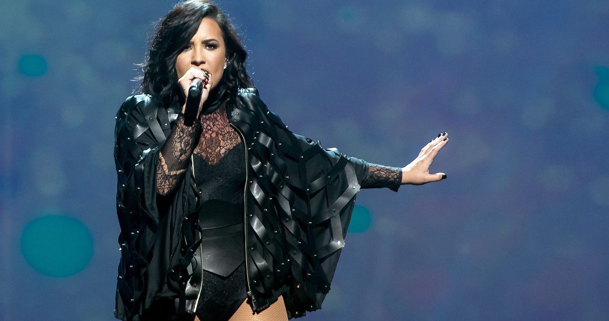 28 Thoughts You Have At A Demi Lovato Concert When You're 28
