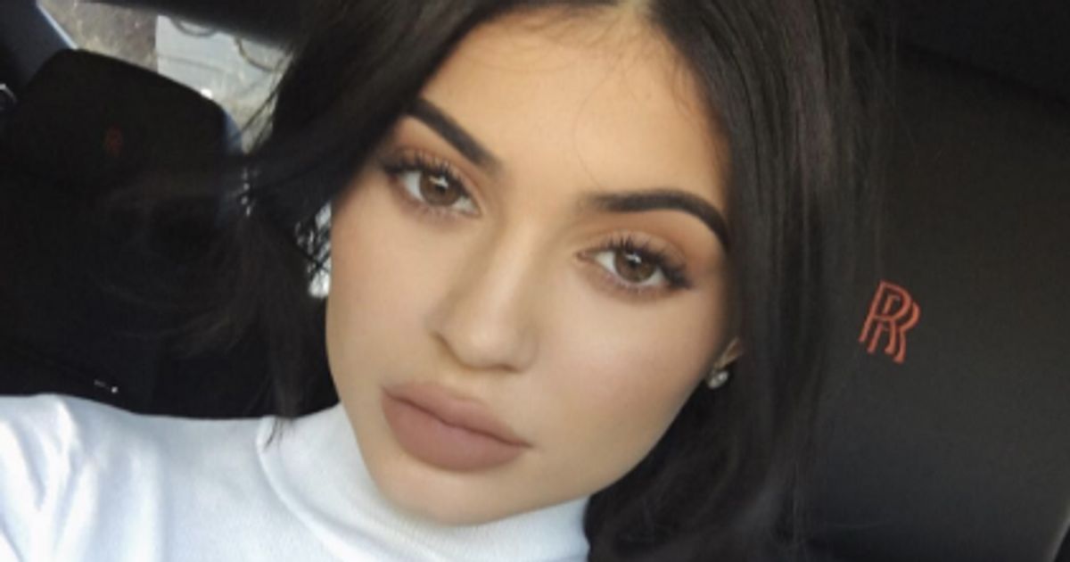 Kylie Jenner Flashes Giant Engagement Ring | HuffPost UK Style