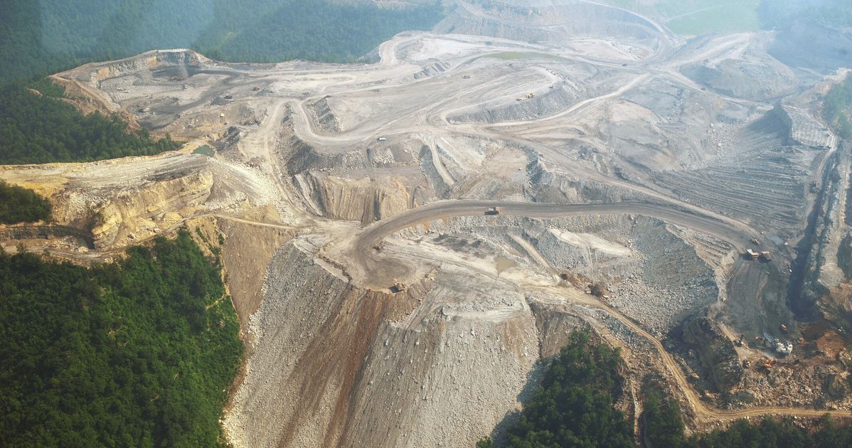 Mining mountain. Аппалачский угольный бассейн. Горы Аппалачи. Горы Аппалачи США. Аппалачский каменноугольный бассейн.