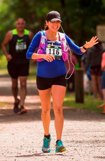 pregnant woman running marathon