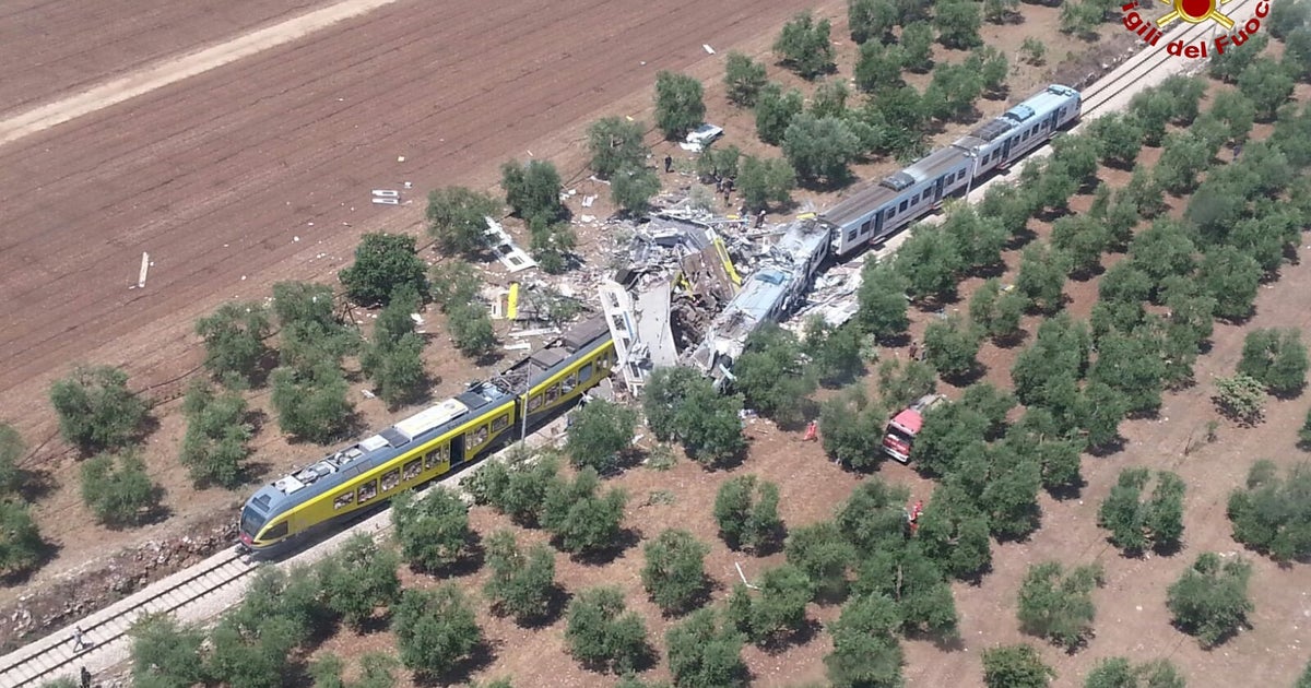 Italy Trains Crash HeadOn In Deadly Collision HuffPost The WorldPost