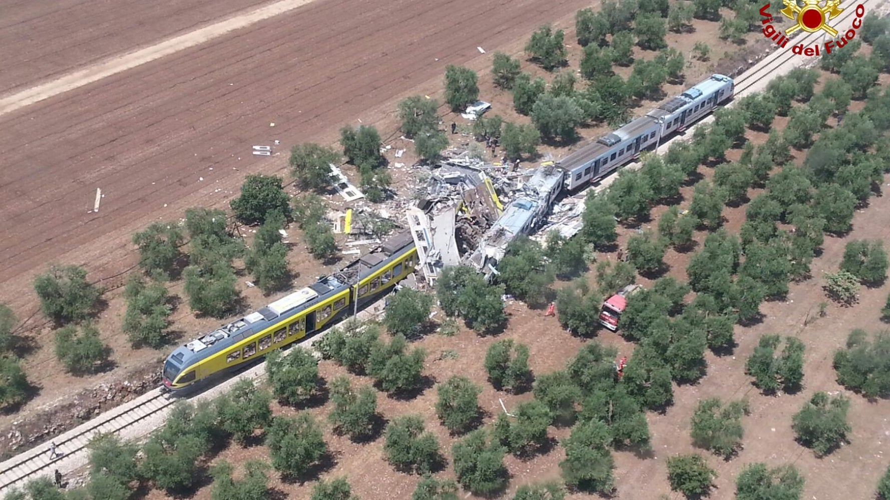 Italy Trains Crash HeadOn In Deadly Collision HuffPost