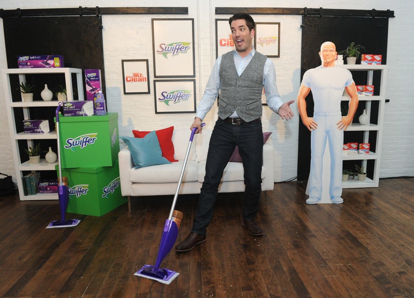 Jonathan Scott Swiffers in NYC.