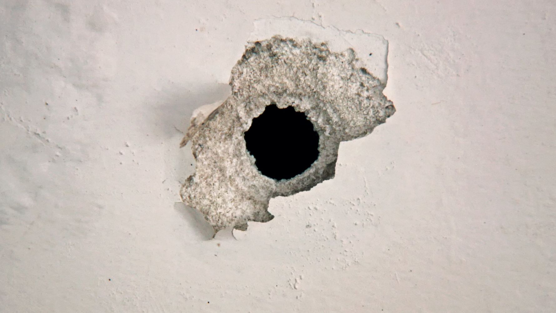 Hole in Wall War