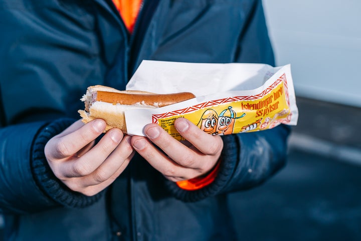 YUMMY HOT DOGS IN ICELAND