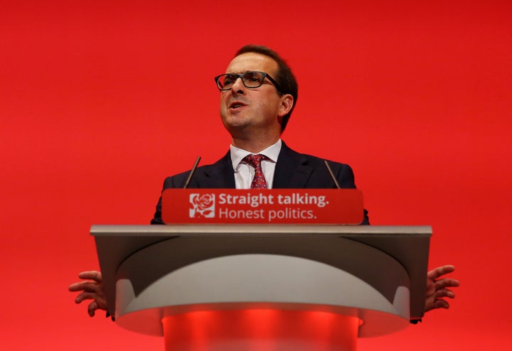 Owen Smith claimed there had been a 'dramatic collapse of faith and confidence' in Jeremy Corbyn