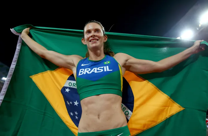 Athletics - Aviva Grand Prix - National Indoor Arena. Fabiana Murer  (Brazil), winner of the Women's Pole Vault Stock Photo - Alamy
