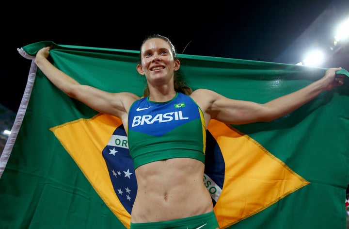 Competing at home brings new challenges to the experienced Brazilian pole-vaulter.