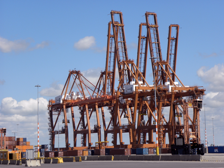 <em>Amsterdam container terminals</em>