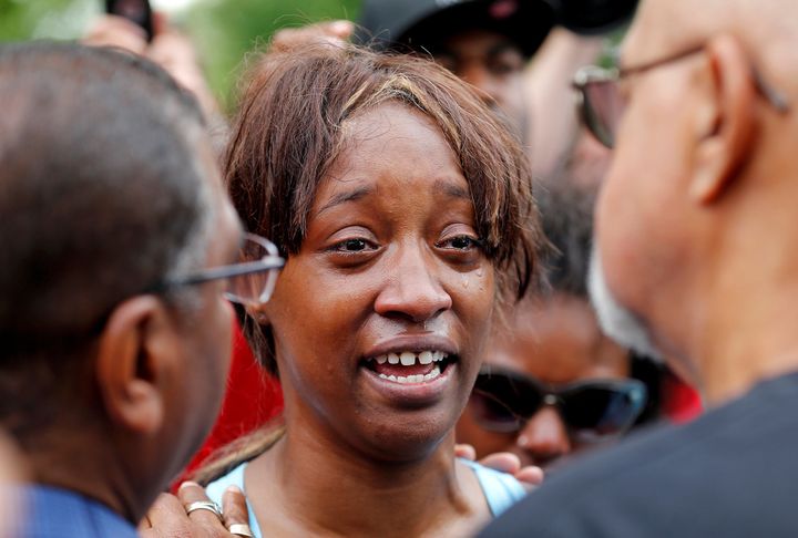 Diamond Reynolds, girlfriend of Philando Castile, who was fatally shot by police on July 6, recounts the incidents at a Black Lives Matter demonstration in front of the governor’s mansion in St. Paul, Minnesota on July 7.