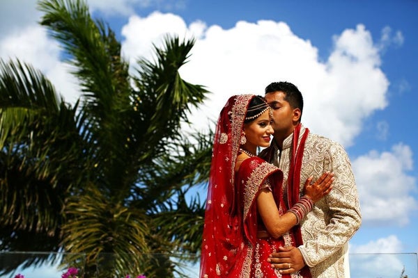Hasan Minhaj Wife Behold Brown Fam Hasan Minhaj Can Dance Too