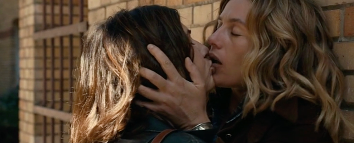<i>Delphine (Izïa Higelin) and Carole (Cécile de France) have a transformative smooch.</i>